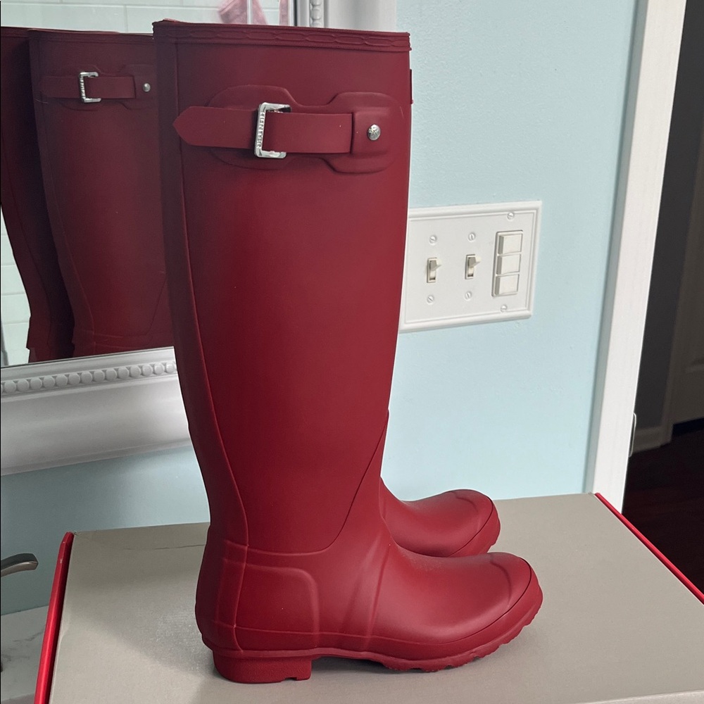 Hunter Deep Red Waterproof Boots - Picture 5 of 11